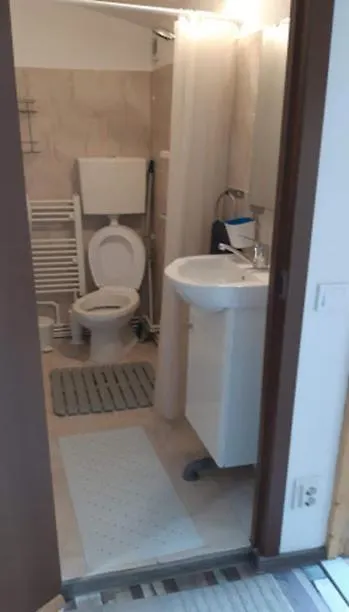 بوخارست Rooms For Rent 0*,  رومانيا